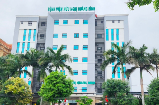 Đắp lá điều trị mụn lưng, người phụ nữ ở Quảng Trị bị hoại tử