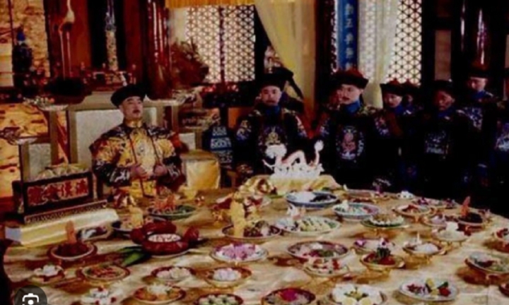 Thực hư chuyện hoàng đế Trung Quốc không được ăn quá 2 miếng mỗi món
