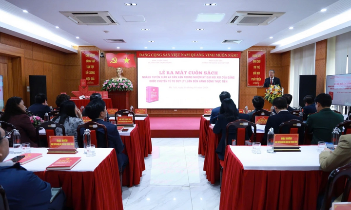 Ra mắt sách của ngành Tuyên giáo và Dân vận chào mừng Đại hội XIV của Đảng