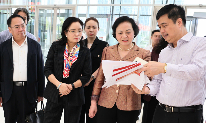 Hai Phó Thủ tướng kiểm tra công tác chuẩn bị Đại hội Thi đua yêu nước toàn quốc