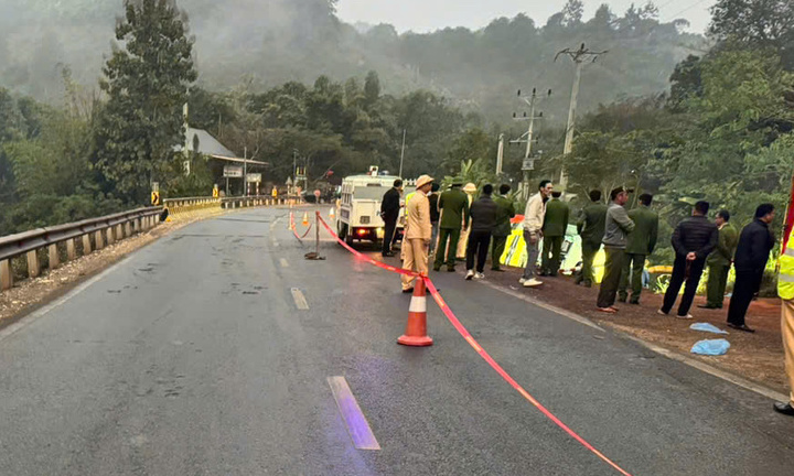 Lật xe khách ở Sơn La, 3 người tử vong