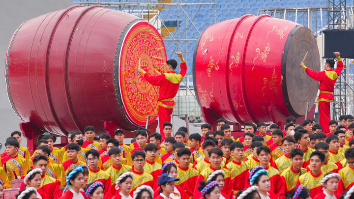 2.500 học viên cảnh sát tổng hợp luyện màn trống hội chào mừng Đại hội Đảng