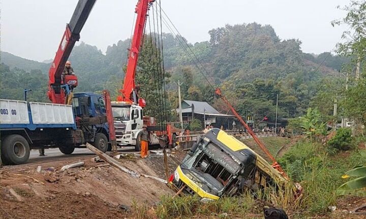Nguyên nhân vụ lật xe khách 3 người tử vong ở Sơn La