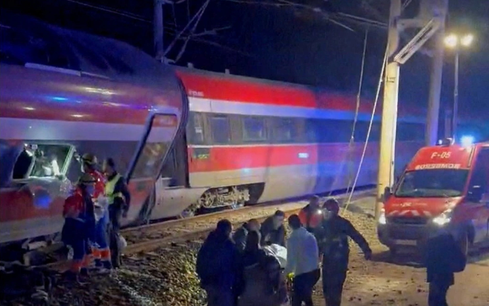 Hai tàu cao tốc đâm vào nhau ở Tây Ban Nha, 39 người thiệt mạng