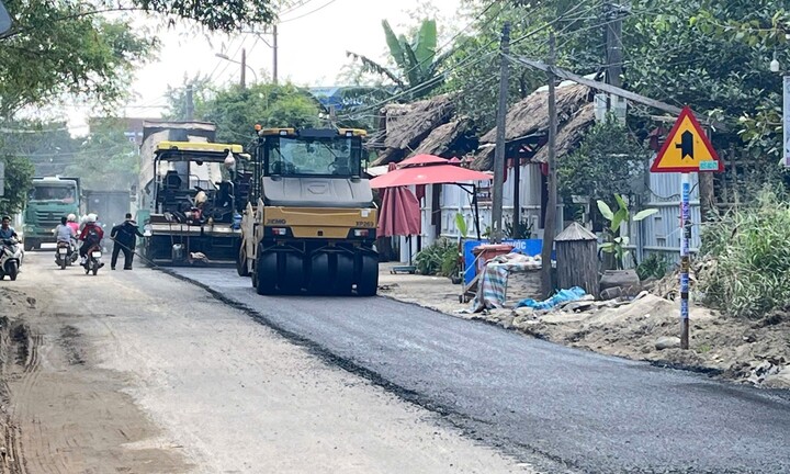 'Vá' ổ voi, ổ gà trên Tỉnh lộ 607B sau phản ánh của Báo Điện tử VTC News
