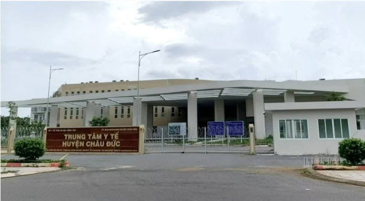 Sở Y tế TP.HCM yêu cầu làm rõ vụ sản phụ sinh con trên taxi