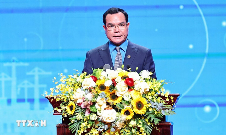 Xây dựng giai cấp công nhân Việt Nam hiện đại, lớn mạnh trong kỷ nguyên mới