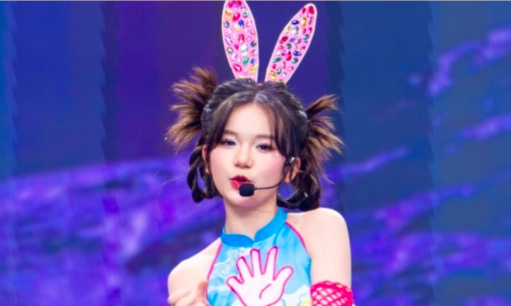 Chủ nhân hit triệu view 'Oẳn tù tì' được vinh danh tại Vietnam Iconic Awards