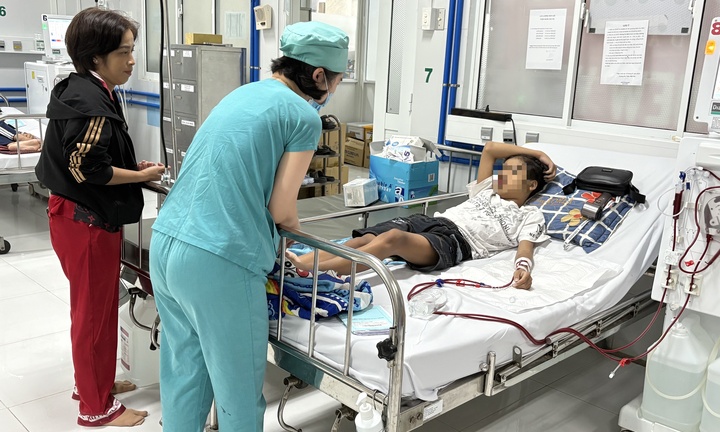 Vì sao ngày càng nhiều trẻ phải chạy thận?