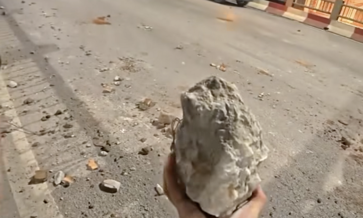 Công an Hà Nội xác minh clip nhiều mảng bê tông, đinh sắt rơi vãi tại Vành đai 2