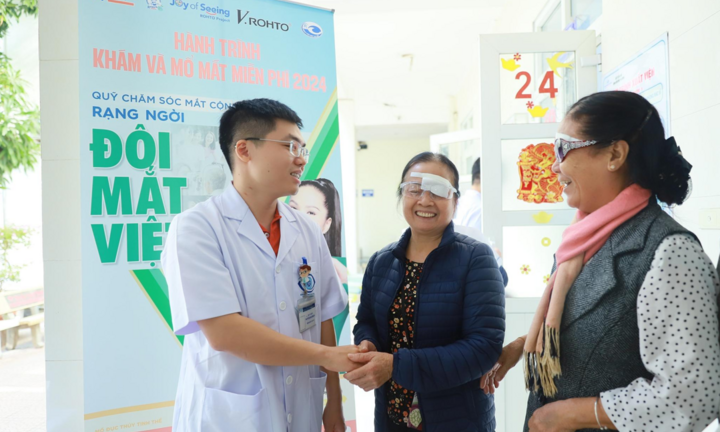 20 năm vì đôi mắt Việt - V.Rohto với hàng trăm nghìn ca khám, mổ mắt miễn phí