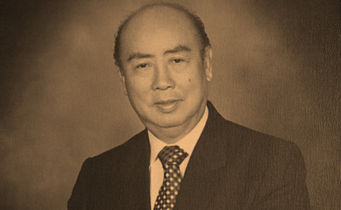 Tỷ phú gốc Hoa đào tạo người kế nghiệp bằng cách đưa con nhỏ đi họp cùng