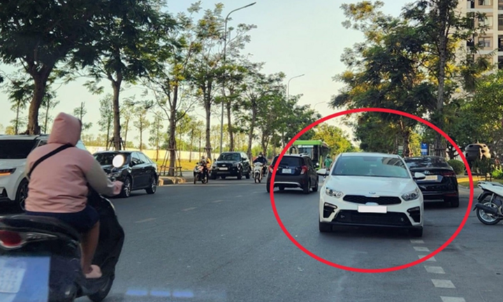 Năm 2026, điều khiển ô tô, xe máy đi ngược chiều bị phạt bao nhiêu?