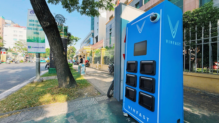 1 phút đổi pin thay cho 6 giờ sạc, cơ hội để gỡ nút thắt xe máy điện đô thị