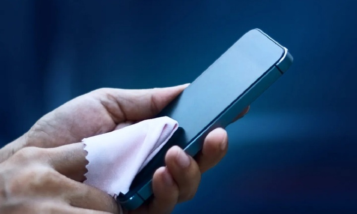 Bao lâu nên vệ sinh điện thoại?