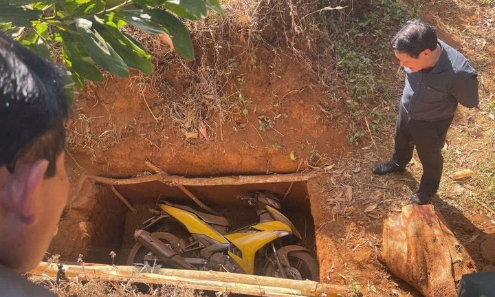 Truy tìm nghi phạm cướp ngân hàng ở Gia Lai: Phát hiện xe máy bị chôn 