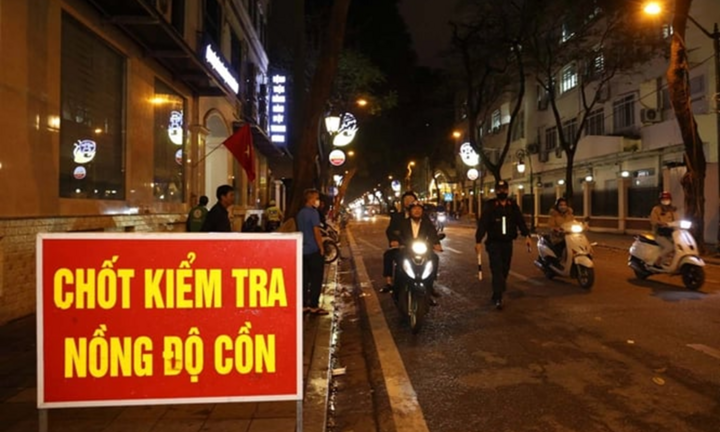 Năm 2026, người đi xe máy vi phạm nồng độ cồn 'kịch khung' bị xử phạt thế nào?