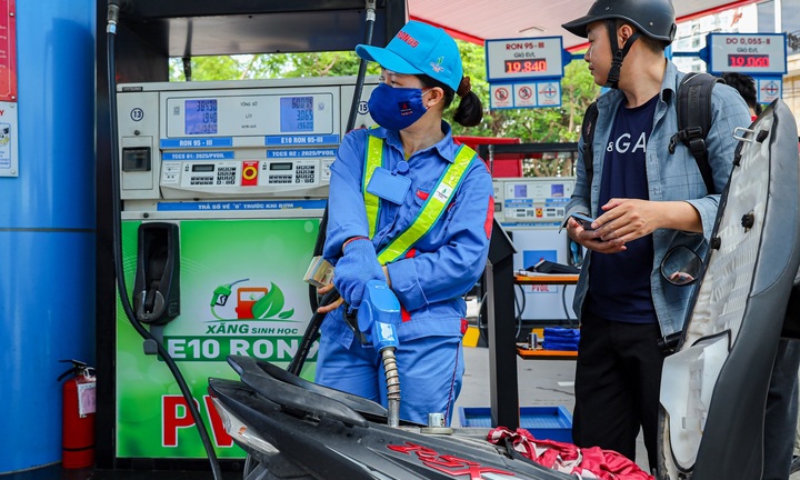 Giá xăng dầu ngày mai dự báo tăng trở lại