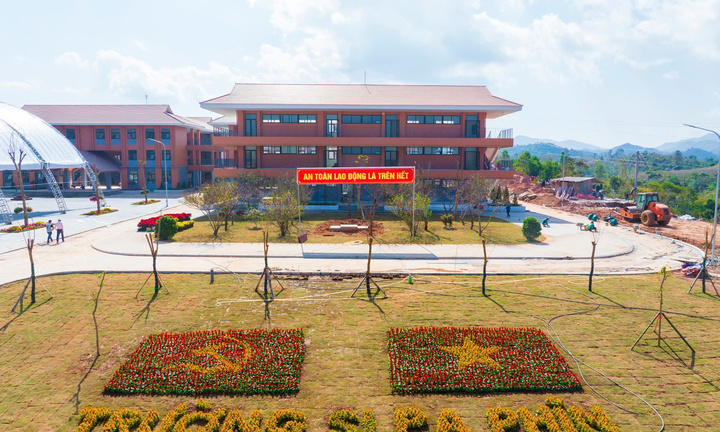 Trường nội trú liên cấp tại Si Pa Phìn, Điện Biên trước giờ khánh thành
