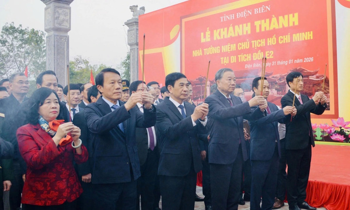 Tổng Bí thư dự lễ khánh thành Nhà tưởng niệm Chủ tịch Hồ Chí Minh tại Điện Biên