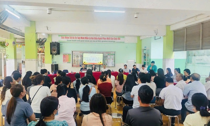 Hơn 100 phụ huynh TP.HCM đối thoại vụ suất ăn bán trú nghi kém chất lượng