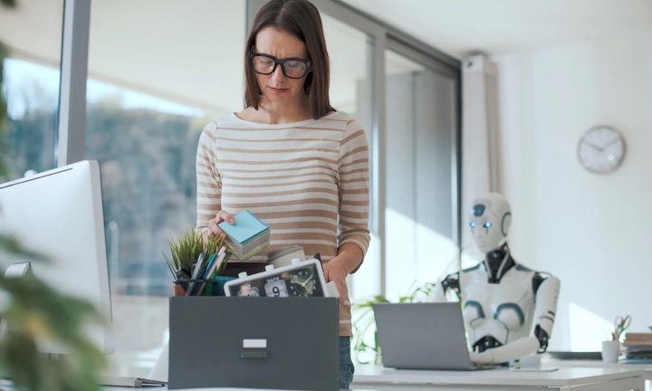 AI cướp việc làm 'ghê gớm' nhất trong những nghề là thế mạnh của phụ nữ 