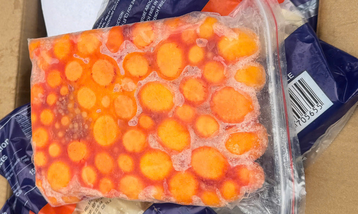 Thu giữ hơn 12 tấn sụn gà, trứng non nghi nhập lậu ở Hà Nội