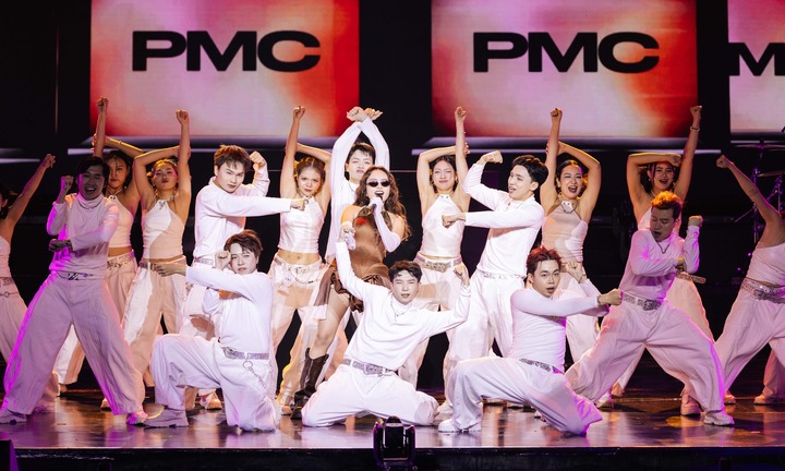 Phương Mỹ Chi xin lỗi về màn trình diễn gây tranh cãi tại Làn sóng xanh