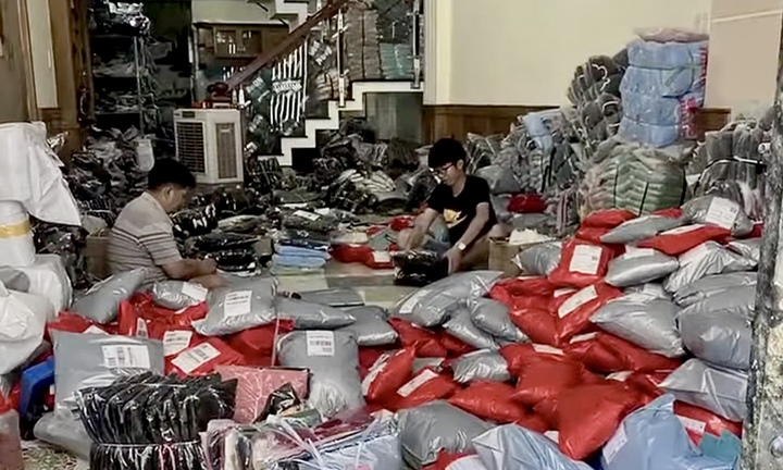 Không cần cửa hàng lớn, nhiều thương hiệu thời trang ở TP.HCM vẫn bán tốt