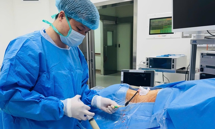 Chuyến bay đêm đưa người đàn ông nguy kịch về nước mổ thận giành sự sống