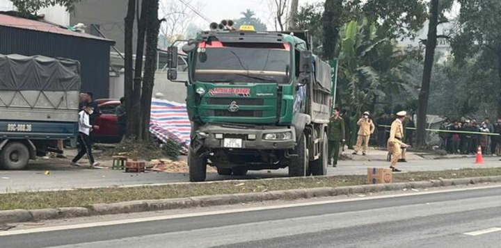 Cán bộ CSGT bị ô tô đâm tử vong khi làm nhiệm vụ