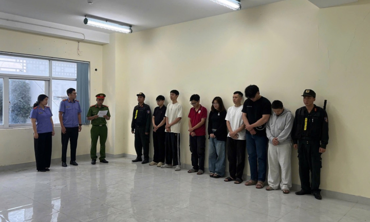 Công an TP.HCM triệt phá đường dây buôn bán thuốc lá điện tử hơn 4,8 tỷ đồng