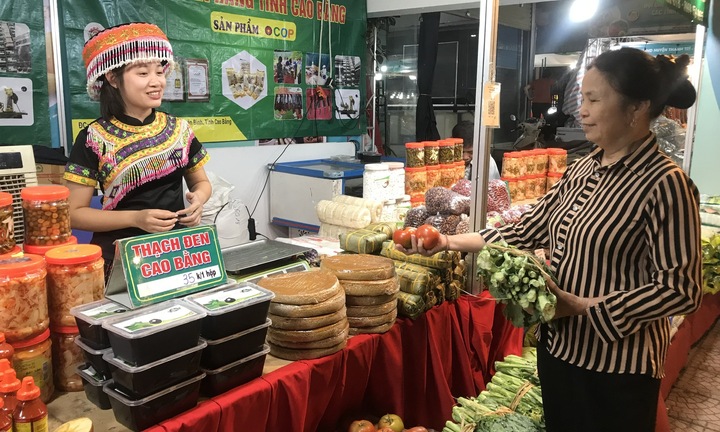 Nông sản sạch của các hợp tác xã 'lên ngôi' tại Hội chợ Mùa Xuân 2026