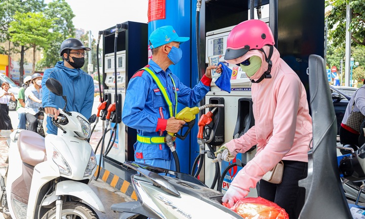 Giá xăng dầu đồng loạt tăng lần thứ hai liên tiếp