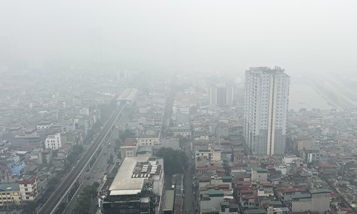 Sương mù kèm bụi mịn dày đặc, không khí Hà Nội ô nhiễm thứ 2 thế giới