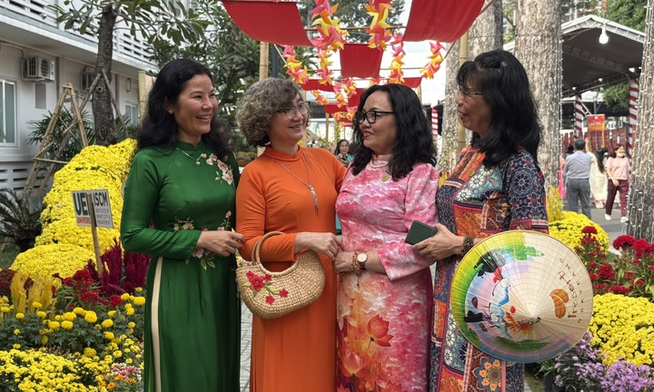 Ngập tràn sắc xuân giữa lòng bệnh viện