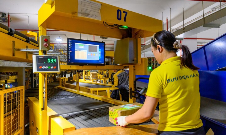 Vietnam Post dùng công nghệ AI để tăng tốc lưu thông hàng hóa dịp cận Tết