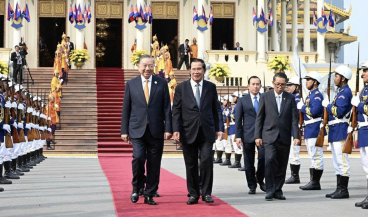 Lễ đón trọng thể Tổng Bí thư Tô Lâm thăm cấp Nhà nước tới Vương quốc Campuchia