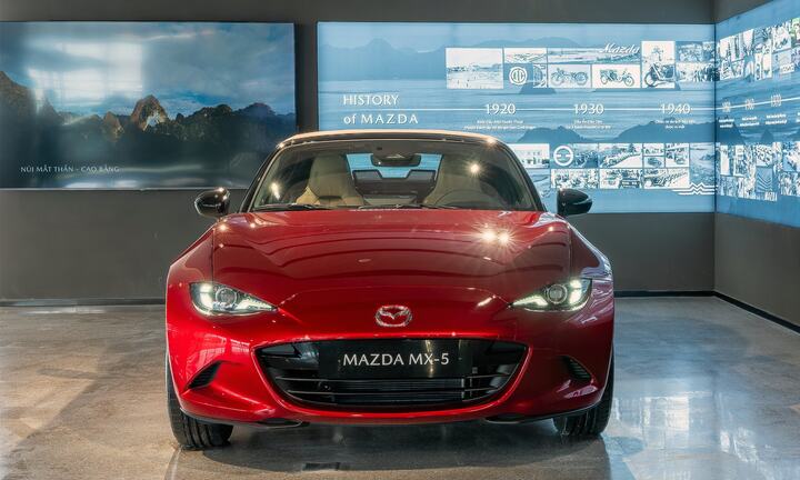 Mazda MX-5 mui mềm sắp bán tại Việt Nam, có tùy chọn số sàn