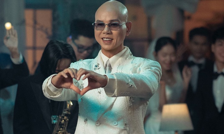 Sau bài hát sinh nhật quốc dân, Phan Đinh Tùng chọn ngày lễ tình yêu để tạo hit?