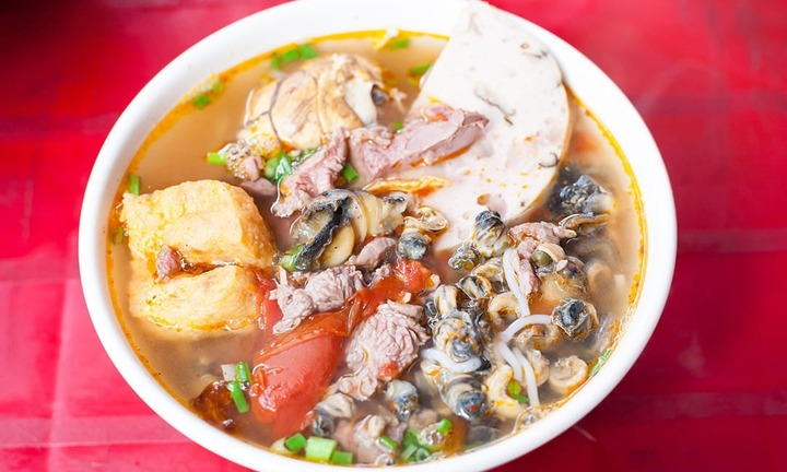 Tết đi ăn bát bún ốc 120 nghìn đồng, tôi thấy rất xứng đáng