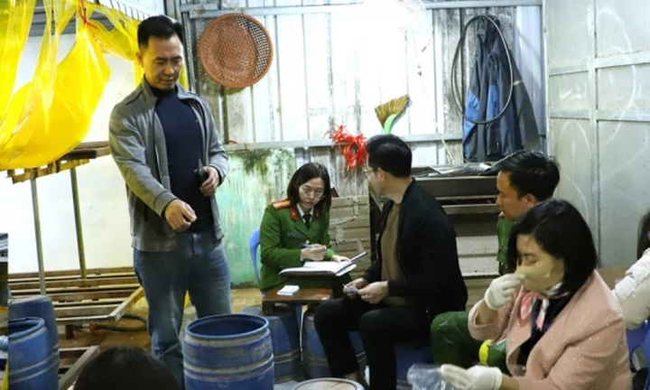 Bắt giam chủ cơ sở sản xuất gần 2,8 tấn giá đỗ 'ngậm' chất cấm