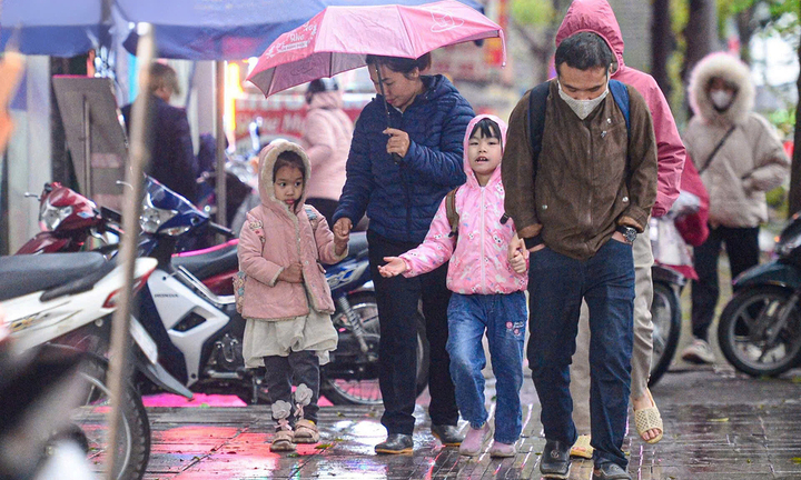 Tin không khí lạnh mạnh mới nhất: Hà Nội rét đậm từ chiều nay kèm mưa rào