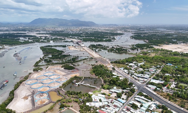 Đường nối tổ hợp hóa dầu 5 tỷ USD ở TP.HCM sau gần 6 năm thi công