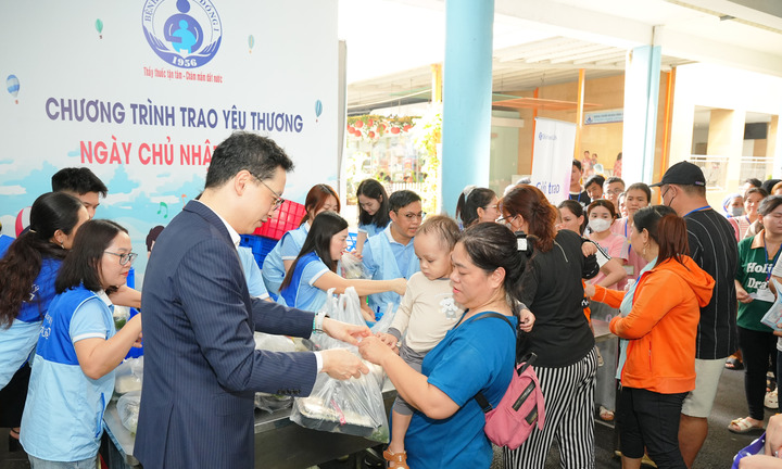 Hành trình thiện nguyện ấm áp của Shinhan Life dành cho trẻ em dịp Tết