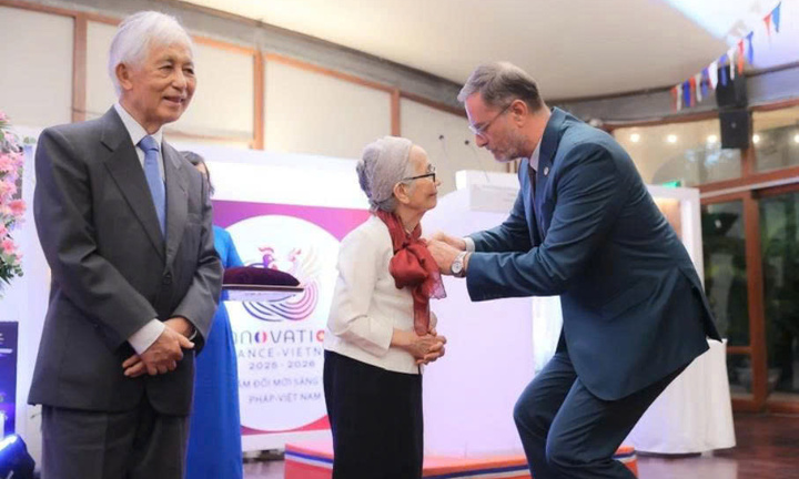 Vợ chồng nhà khoa học nối Việt Nam với thế giới