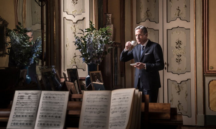 Từ khu nhà nghèo đến tỷ phú: Cựu CEO Starbucks đổi đời nhờ giáo dục thế nào?