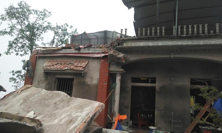 Tầng 2 ngôi nhà đổ sập sau tiếng nổ lớn, một người tử vong tại chỗ