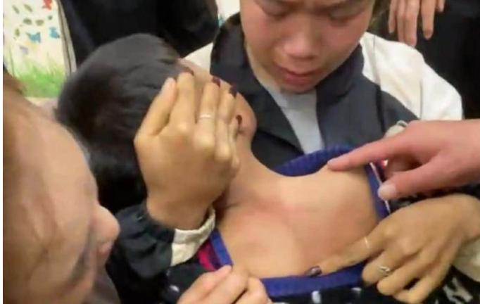 Xác minh vụ học sinh tiểu học bị 'bỏ quên', khóa cửa trong lớp