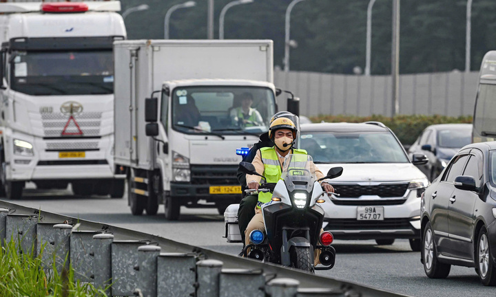 Lập 15 tổ CSGT đi mô tô xử lý ùn tắc, tai nạn trên cao tốc Pháp Vân - Nghi Sơn